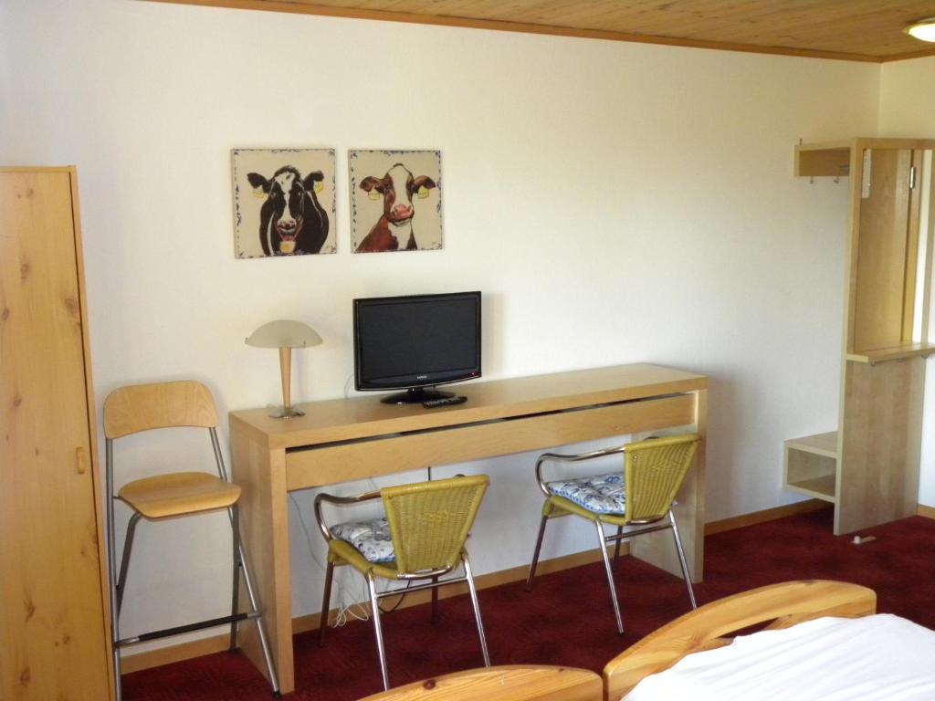 Zweibettzimmer mit Balkon